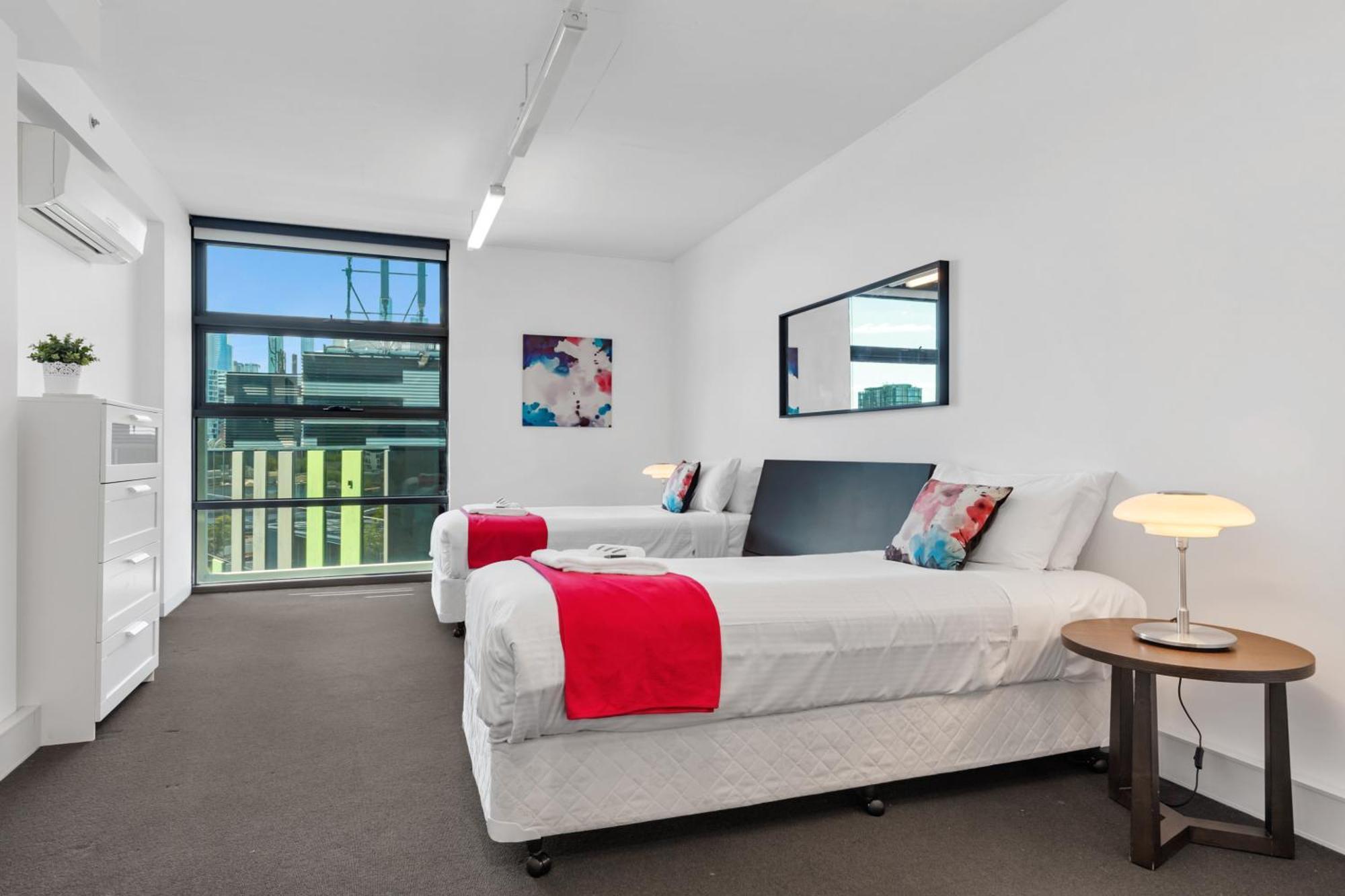Docklands Private Collection - City Harbour Apartments — Photos 1